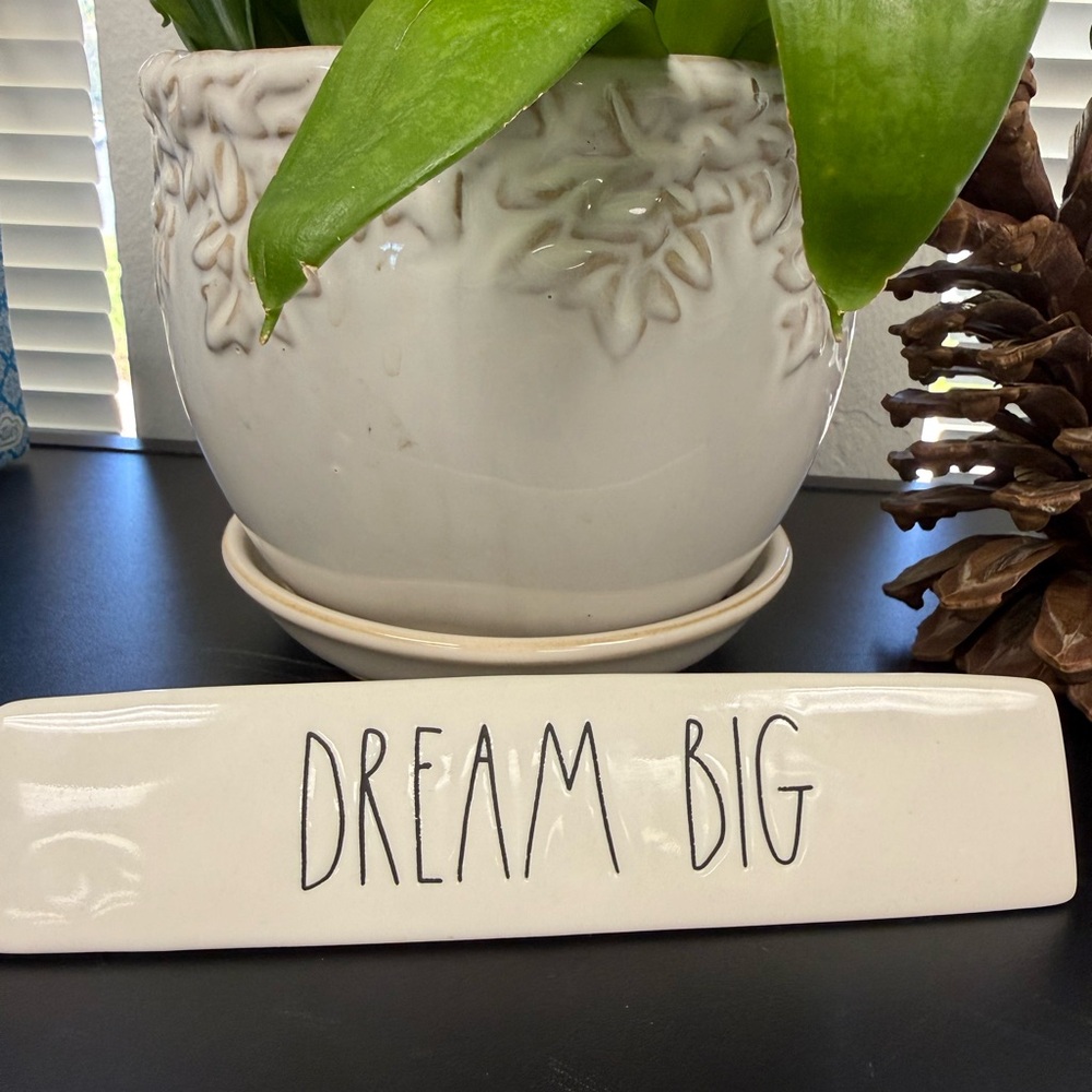 Rae Dunn White Ceramic 'DREAM BIG' Sign 8” - Picture 4 of 4